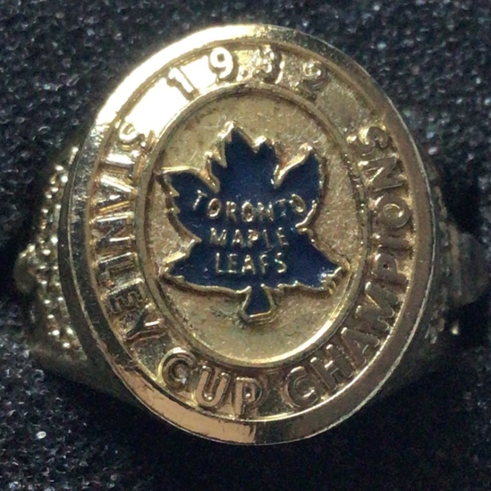 NHL Toronto Maple Leafs 1932 Stanley Cup Victory Memorabilia Ring